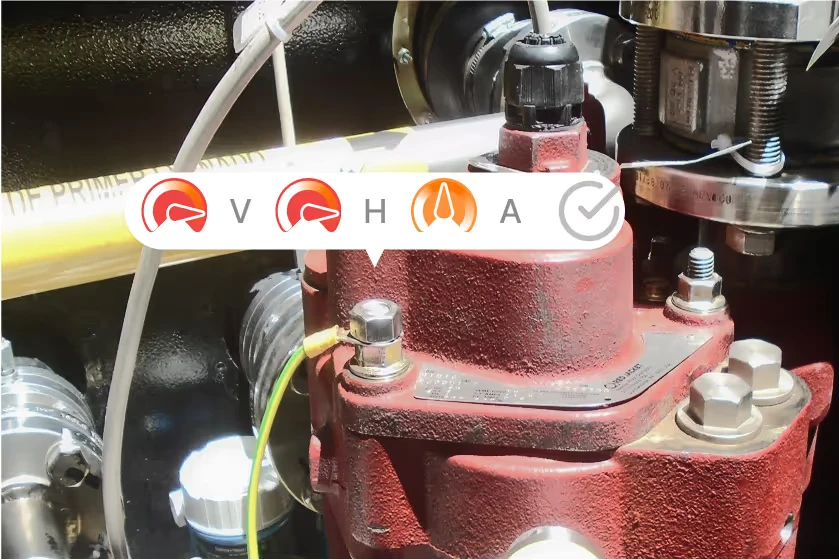 Status de vibração (V, H e A) sobre a foto de uma máquina com o sensor instalado
